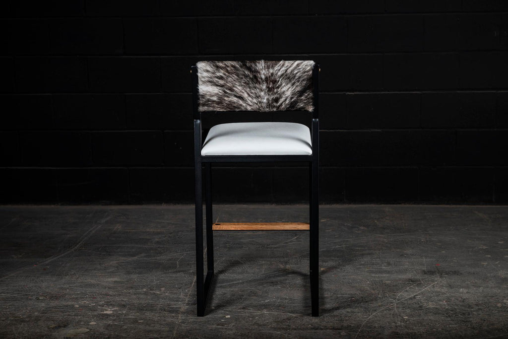 https://a.1stdibscdn.com/shaker-counter-stool-chair-by-ambrozia-maple-white-vinyl-grey-brindle-hide-for-sale-picture-6/f_36881/f_214428921605543135005/DSC_3009_master.jpg