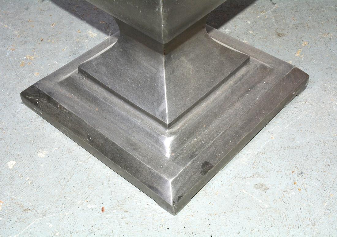 https://a.1stdibscdn.com/nickel-plated-iron-pedestal-with-round-marble-stone-top-for-sale-picture-6/f_8334/f_121844131561229279272/DSC_4761_master.jpg