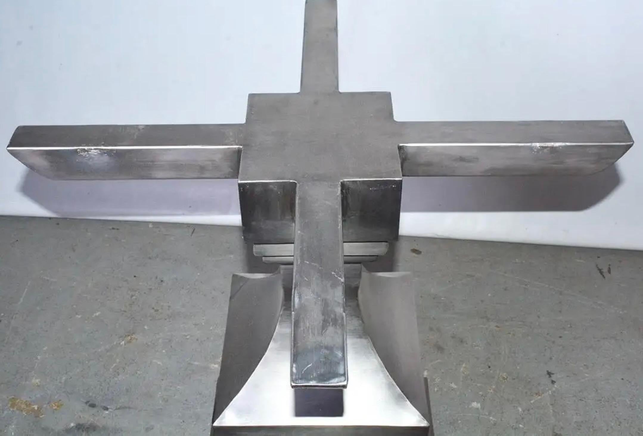 https://a.1stdibscdn.com/contemporary-nickel-plated-iron-pedestal-dining-table-base-for-sale-picture-5/f_8334/f_315325621669843200452/DSC_4763_master_jpg_master.jpg
