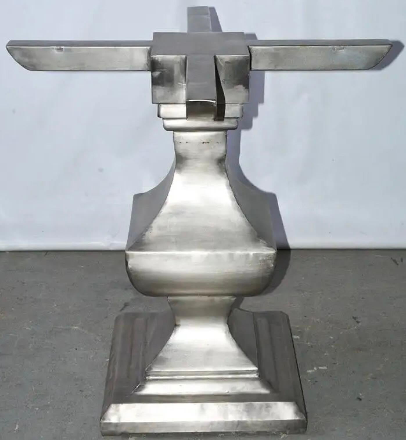 https://a.1stdibscdn.com/contemporary-nickel-plated-iron-pedestal-dining-table-base-for-sale-picture-2/f_8334/f_315325621669843108412/DSC_4889_master_jpg_master.jpg