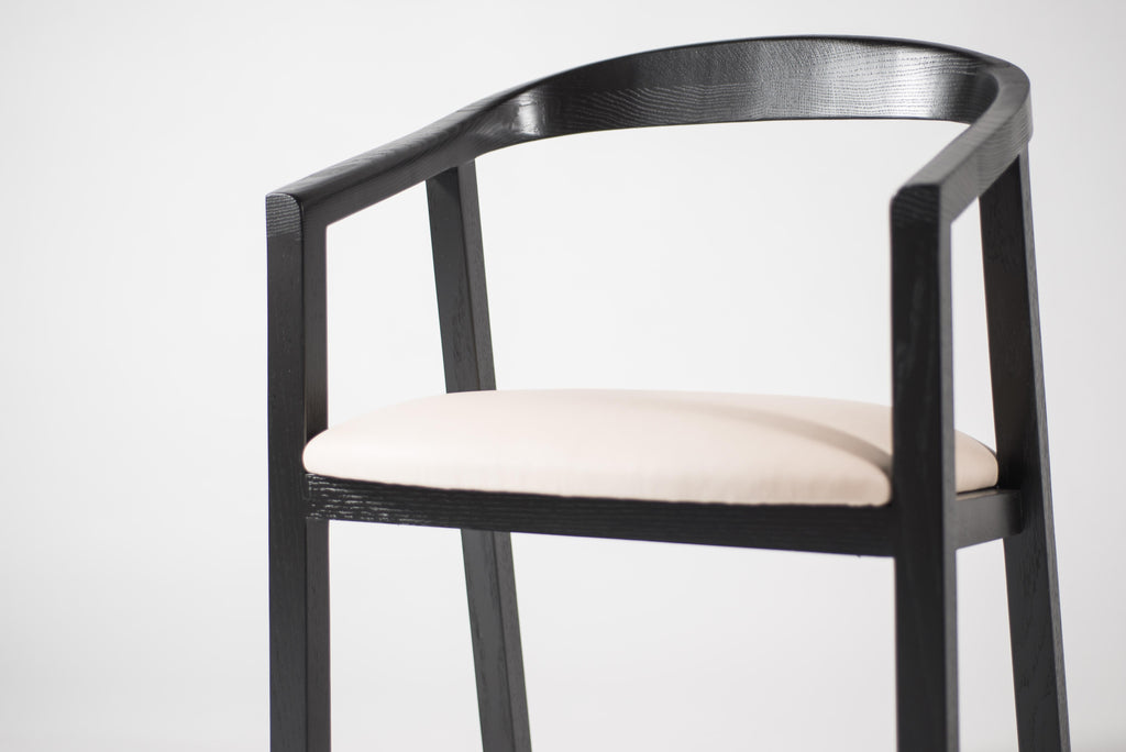 https://a.1stdibscdn.com/oxidized-oak-dining-chair-with-leather-seat-dining-chair-gh1-for-sale-picture-8/f_28533/f_152363211561568911352/DSC_4890_master.jpg