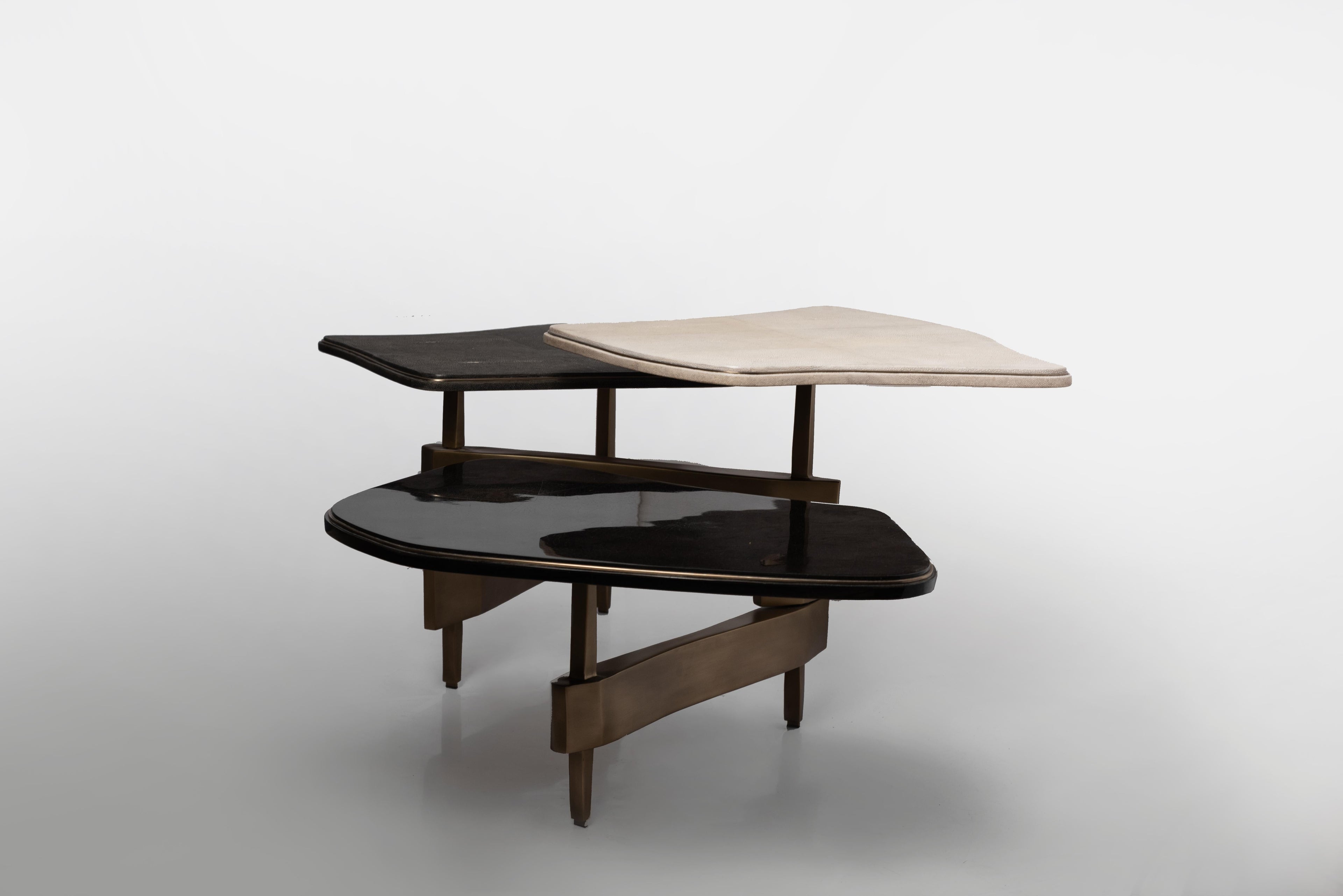 https://a.1stdibscdn.com/shagreen-coffee-table-with-shell-and-bronze-patina-brass-accents-by-kifu-paris-for-sale-picture-3/f_45491/f_235245821619416321108/DSC_5886_master.jpg