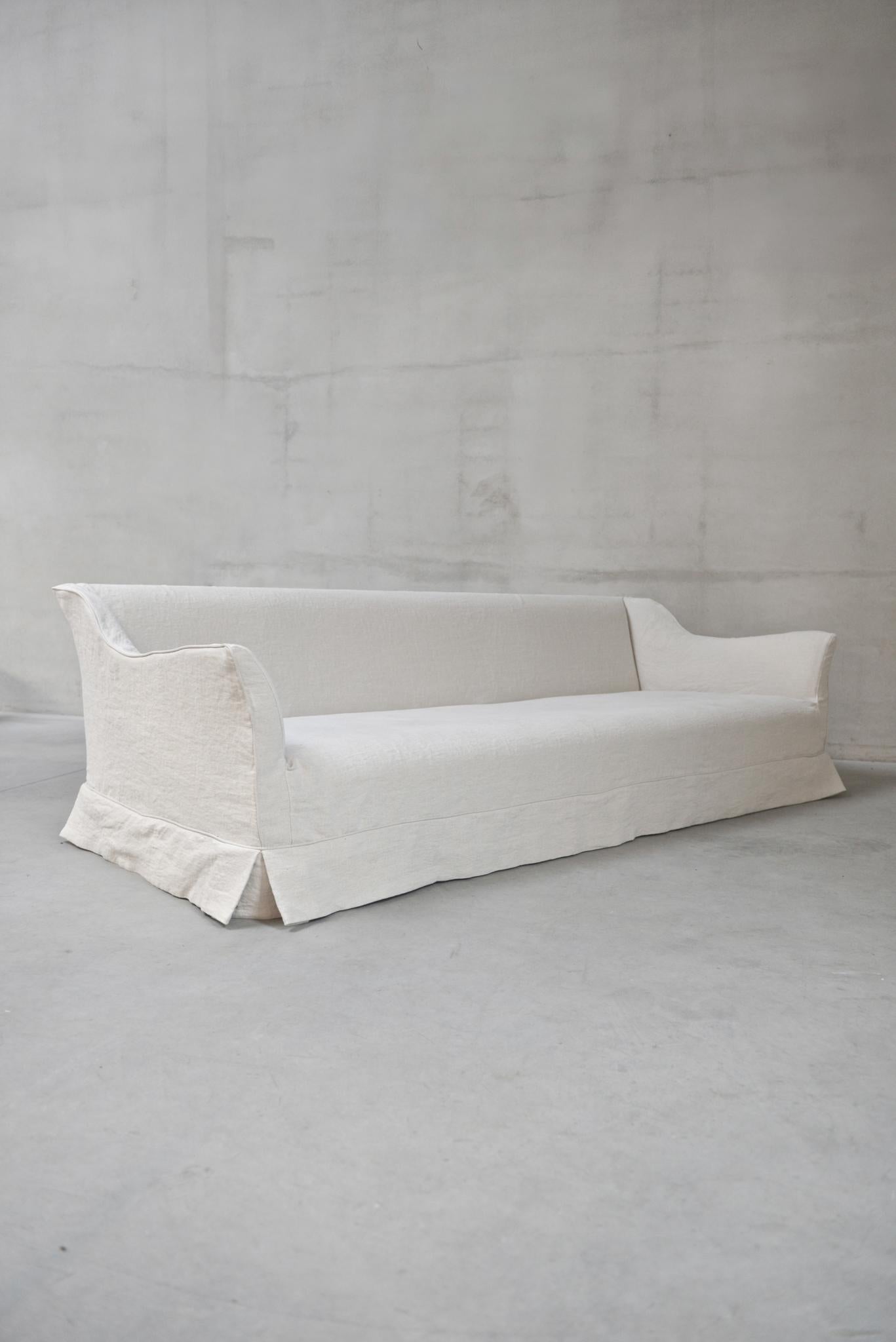 https://a.1stdibscdn.com/stephanie-sofa-by-am-designs-for-sale-picture-3/f_102622/f_456798621751378865540/DSC_6266_kopie_ren_2_master.jpg
