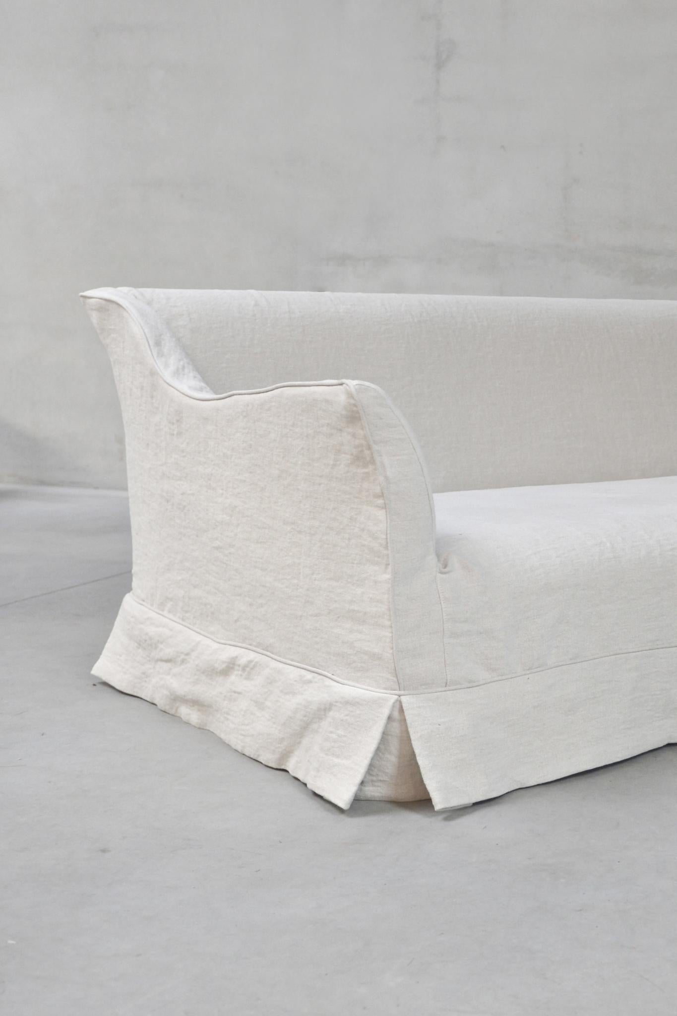https://a.1stdibscdn.com/stephanie-sofa-by-am-designs-for-sale-picture-2/f_102622/f_456798621751378865445/DSC_6266_kopie_ren_3_master.jpg
