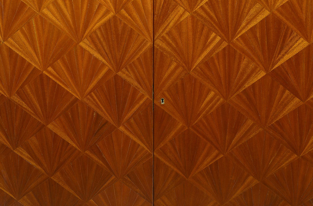 https://a.1stdibscdn.com/vintage-parquetry-cabinet-in-the-jean-michel-frank-manner-for-sale-picture-7/f_7988/f_299453521669697065107/DSC_6500b_master.jpg