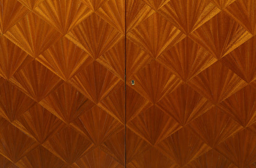 https://a.1stdibscdn.com/vintage-parquetry-cabinet-in-the-jean-michel-frank-manner-for-sale-picture-7/f_7988/f_299453521669697065107/DSC_6500b_master.jpg