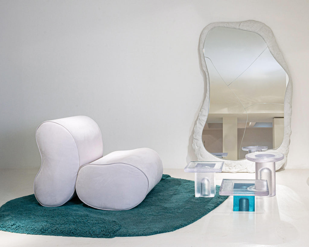 https://a.1stdibscdn.com/momo-clear-resin-coffee-table-made-in-italy-by-hessentia-for-sale-picture-4/f_57252/f_460609121756804730366/DSC_6685_copia_master.jpg