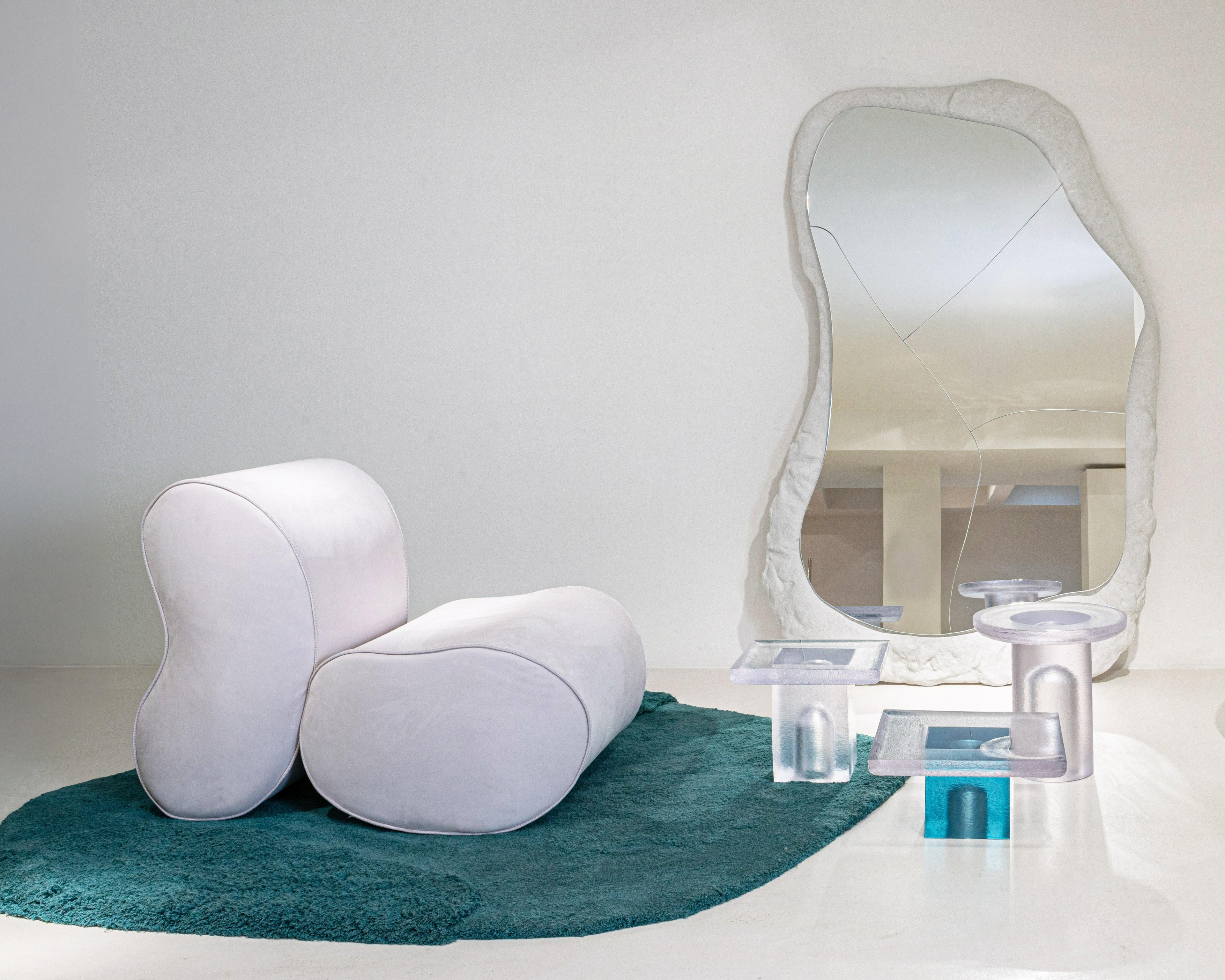 https://a.1stdibscdn.com/momo-clear-resin-coffee-table-made-in-italy-by-hessentia-for-sale-picture-4/f_57252/f_460609121756804730366/DSC_6685_copia_master.jpg