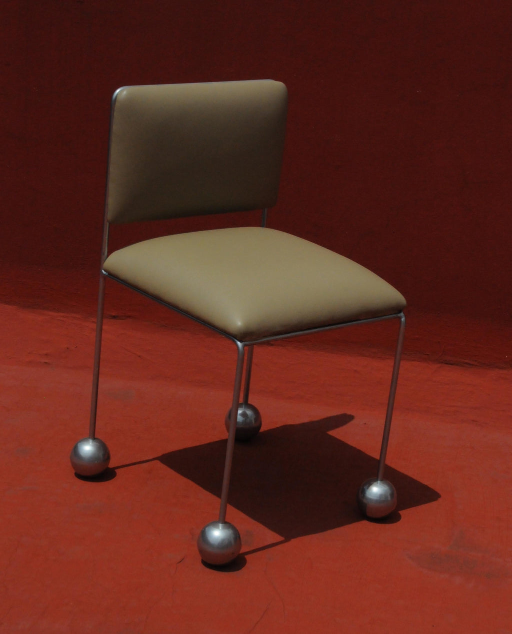 https://a.1stdibscdn.com/ball-foot-sculptural-chair-vegan-cactus-leather-green-for-sale-picture-13/f_69682/f_495941721775751604015/DSC_72511_master.jpg