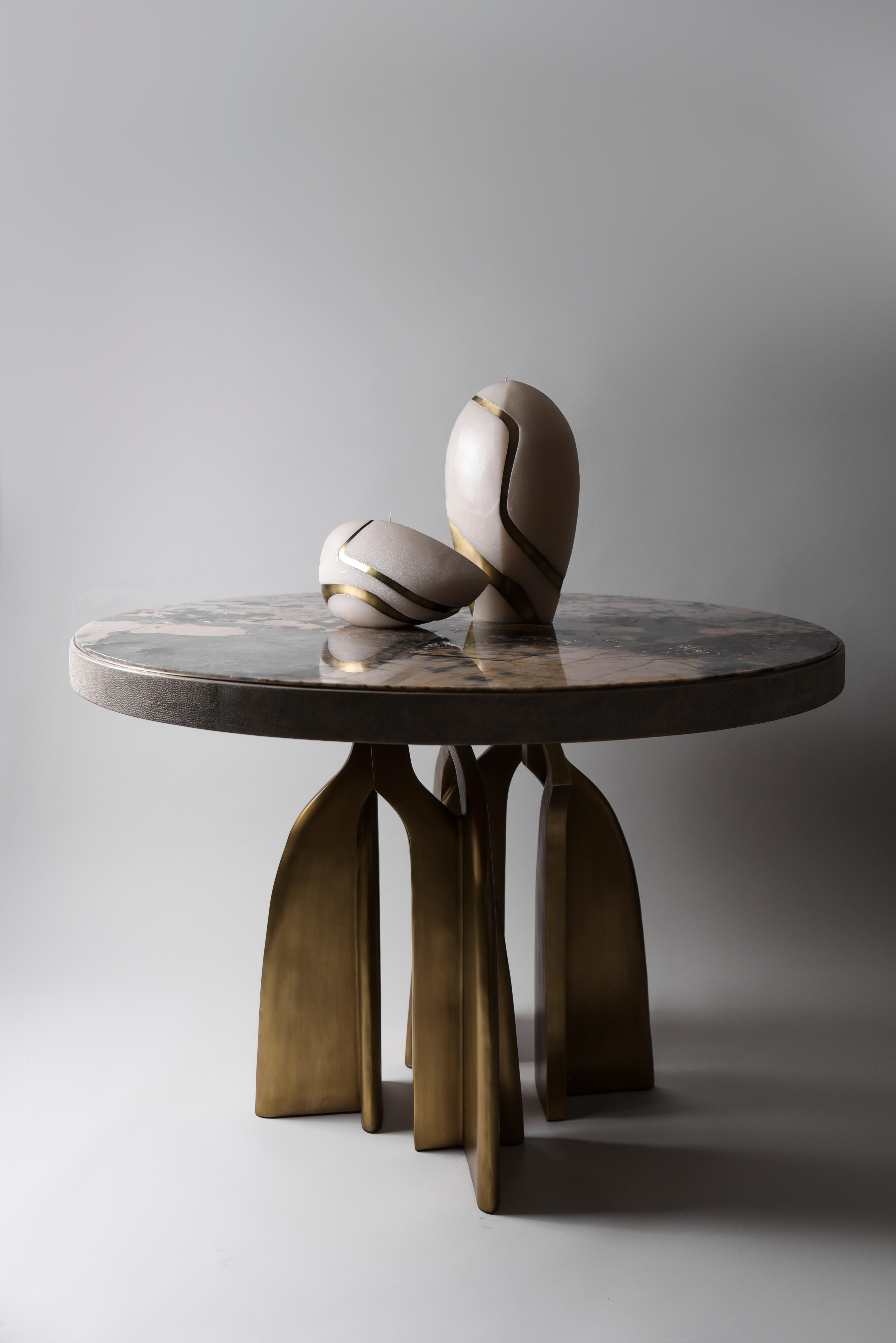 https://a.1stdibscdn.com/sculptural-dining-table-in-shell-bronze-patina-brass-by-kifu-paris-for-sale-picture-13/f_45491/f_263327121638272032355/DSC_7295_master.jpg