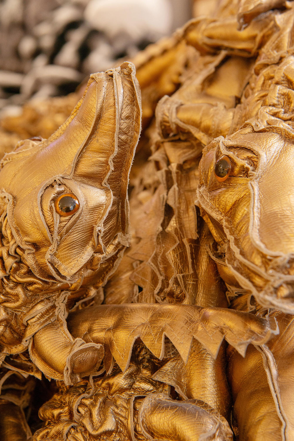 https://a.1stdibscdn.com/alligator-gold-campana-brothers-armchair-for-sale-picture-11/f_14282/f_476327321763655985434/DSC_7630_master.jpg