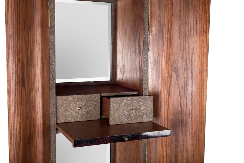 https://a.1stdibscdn.com/shagreen-jewelry-cabinet-by-ry-augousti-for-sale-picture-10/f_45491/f_235246221619417983778/DSC_7898_master.jpg