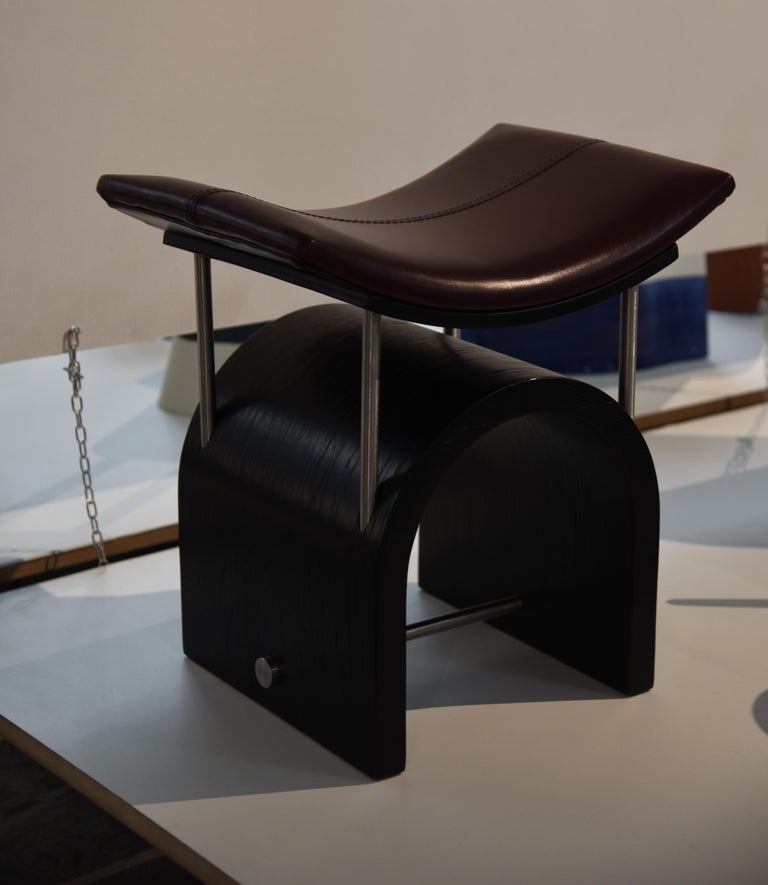 https://a.1stdibscdn.com/antique-leather-wing-stool-by-studio-laf-for-sale-picture-19/f_12192/f_331563421678124509057/DSC_7927_master.JPG?width=768