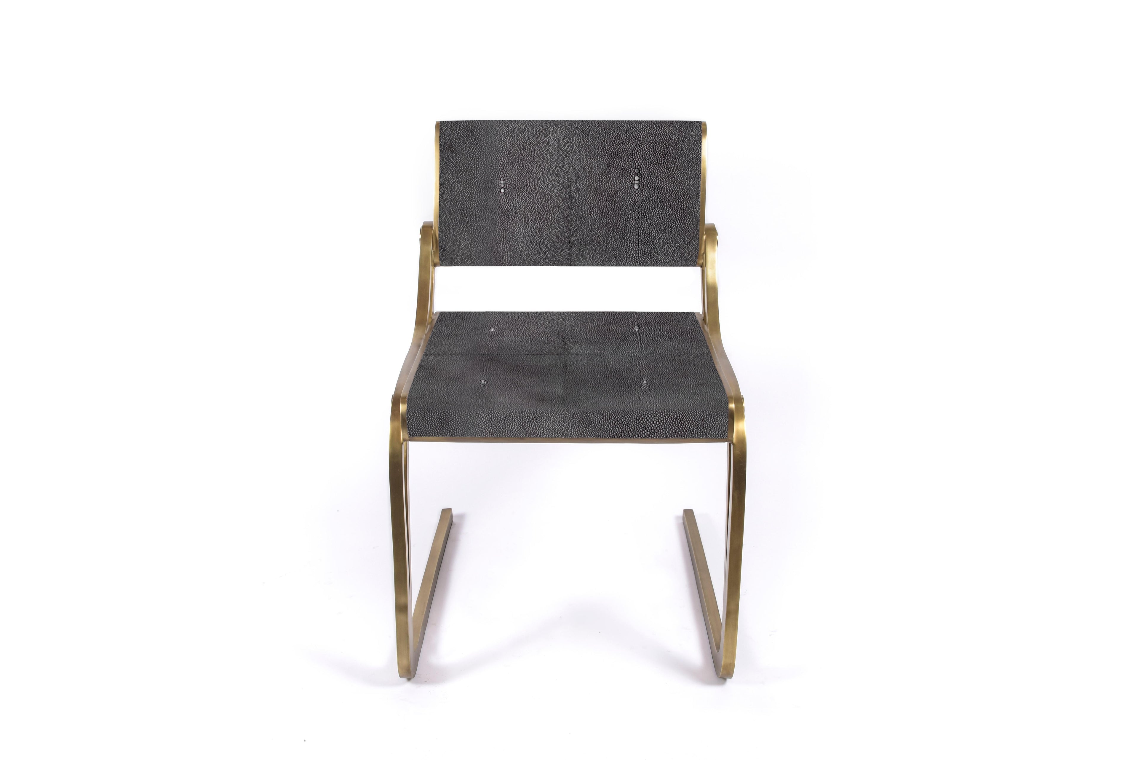 https://a.1stdibscdn.com/oxford-chair-black-shagreen-and-bronze-patina-brass-by-ry-augousti-for-sale-picture-2/f_45491/f_178969611581336130716/DSC_7945_master.jpg