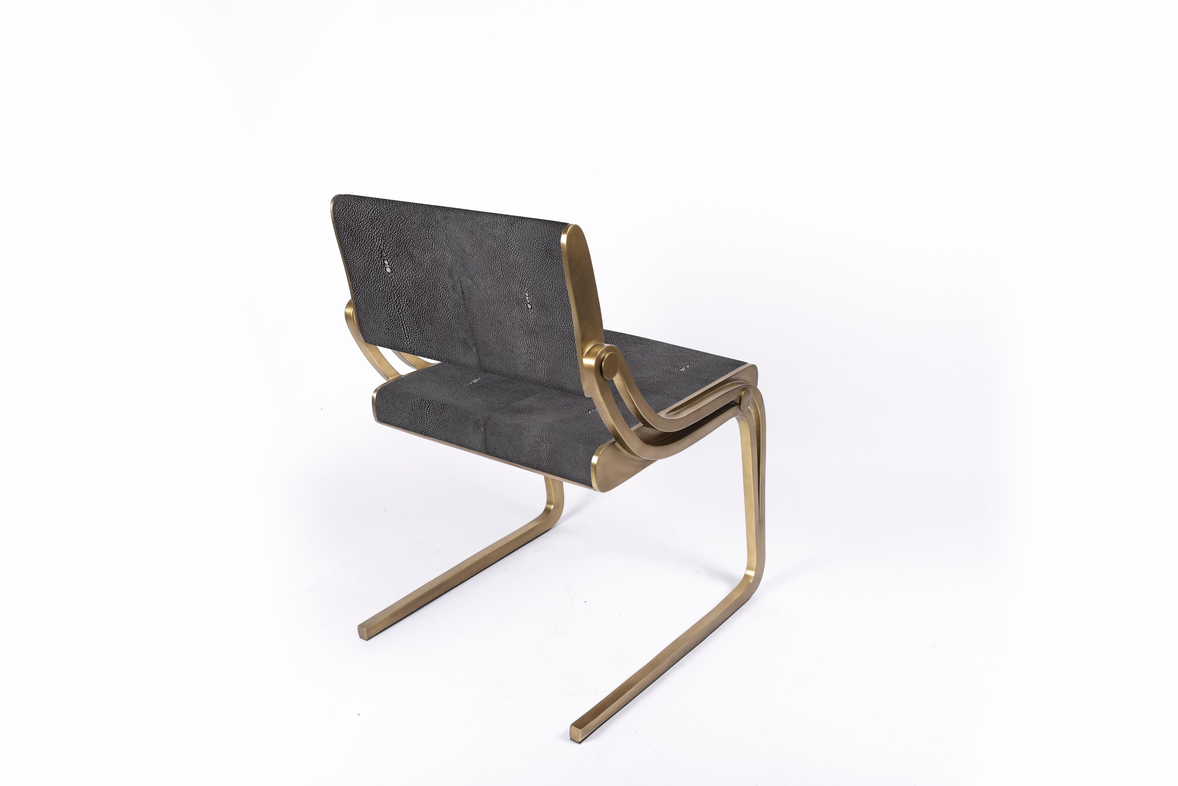 https://a.1stdibscdn.com/oxford-chair-black-shagreen-and-bronze-patina-brass-by-ry-augousti-for-sale-picture-3/f_45491/f_178969611581336160040/DSC_7950_master.jpg