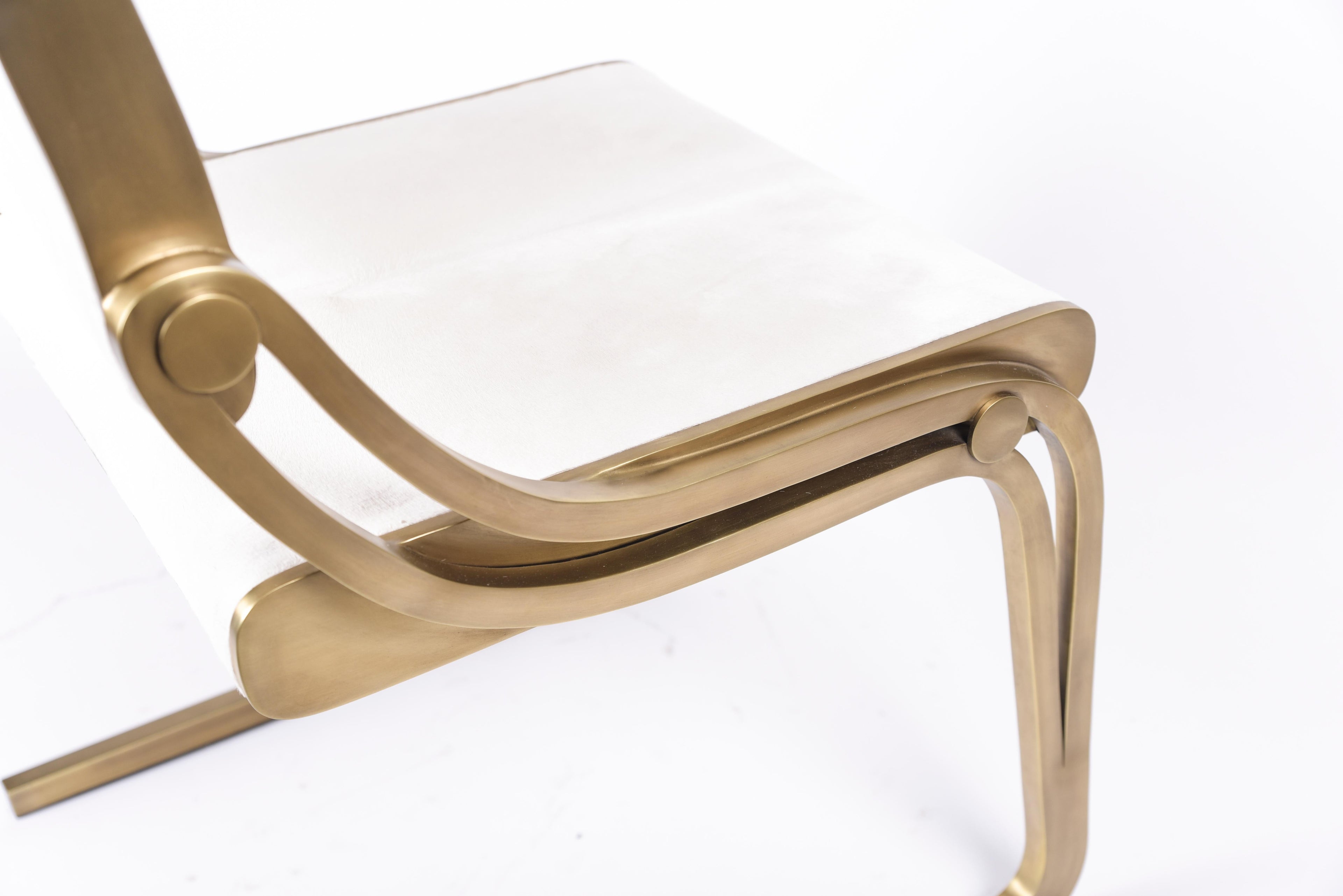 https://a.1stdibscdn.com/oxford-chair-black-shagreen-and-bronze-patina-brass-by-ry-augousti-for-sale-picture-12/f_45491/f_178969611581335952014/DSC_7962_master.jpg