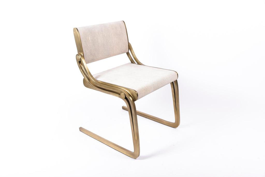 https://a.1stdibscdn.com/oxford-chair-cream-shagreen-fur-upholstery-bronze-patina-brass-by-ry-augousti-for-sale-picture-6/f_45491/f_176657621579705233083/DSC_8159_master.jpg