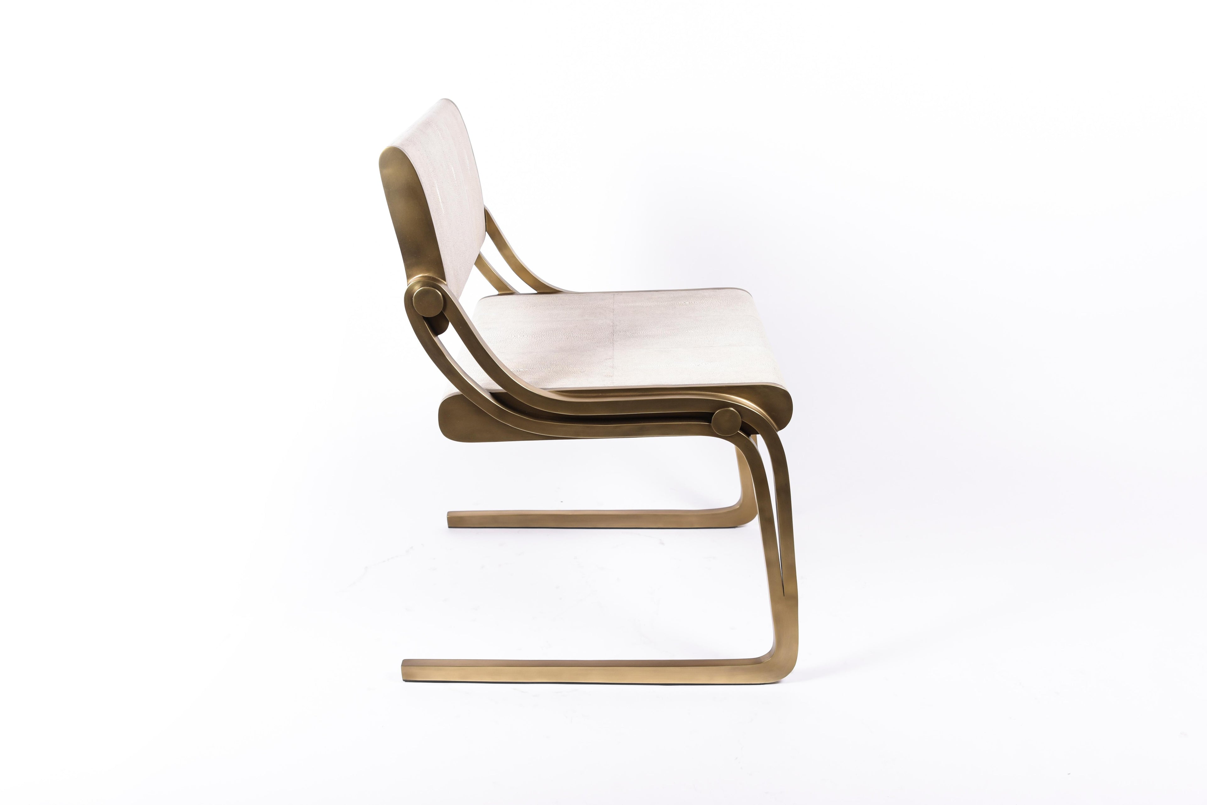 https://a.1stdibscdn.com/oxford-chair-black-shagreen-and-bronze-patina-brass-by-ry-augousti-for-sale-picture-6/f_45491/f_178969611581335948905/DSC_8160_master.jpg
