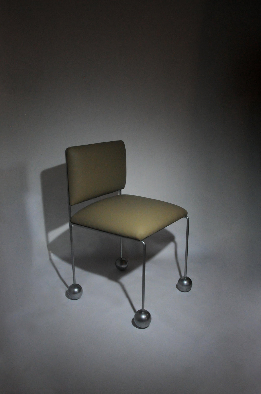 https://a.1stdibscdn.com/ball-foot-sculptural-chair-vegan-cactus-leather-green-for-sale-picture-14/f_69682/f_495941721775751604866/DSC_8618_copy_master.jpg