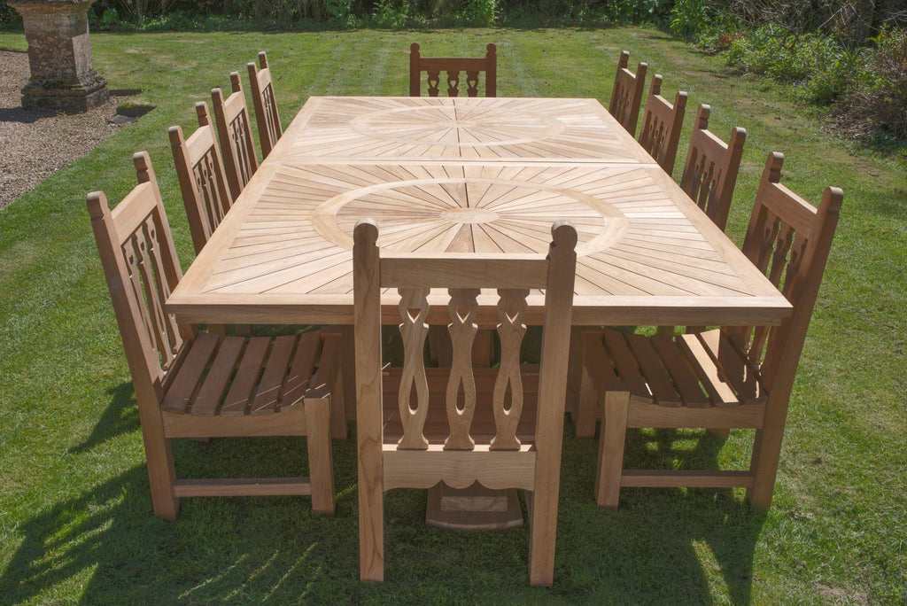 https://a.1stdibscdn.com/teak-outside-dining-table-for-sale-picture-5/f_17242/f_484255921768991673307/DSC_9204_smaller_file_master.jpg
