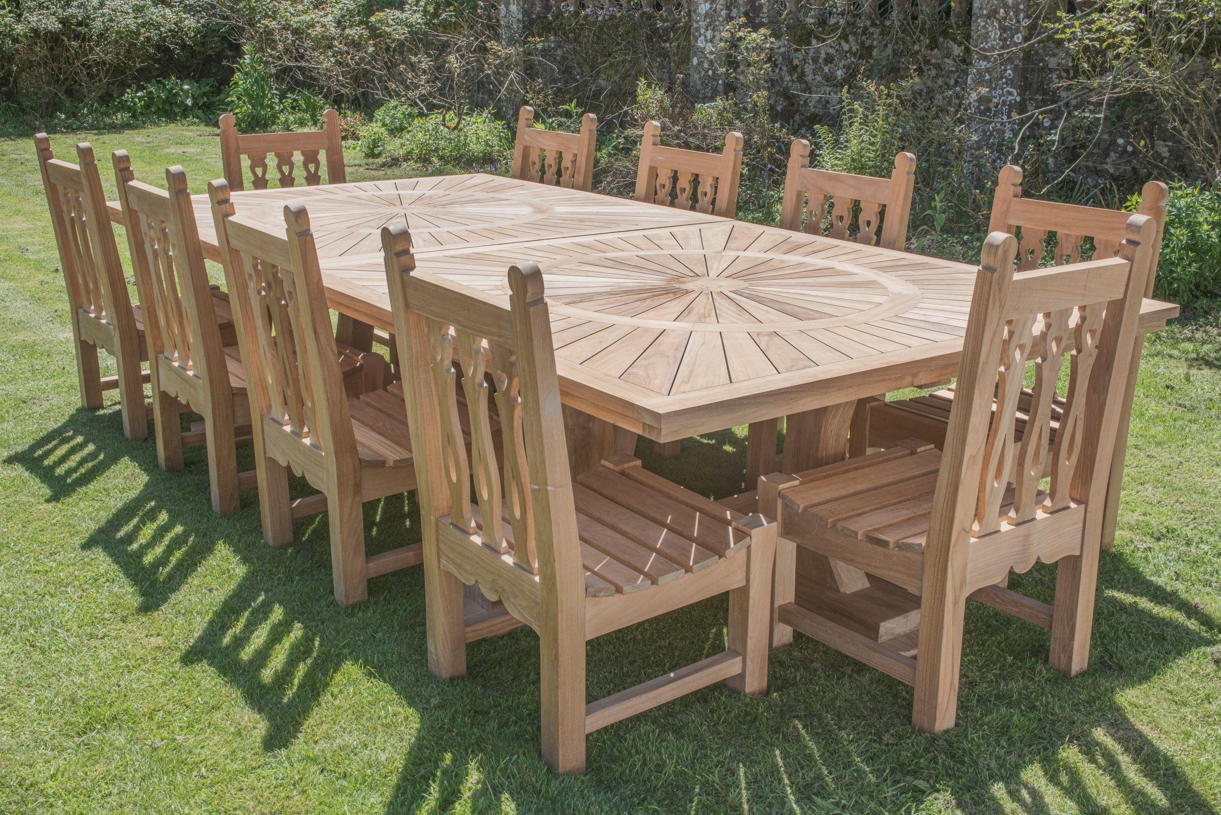 https://a.1stdibscdn.com/teak-outside-dining-table-for-sale-picture-4/f_17242/f_484255921768991592196/DSC_9218_smaller_file_master.jpg