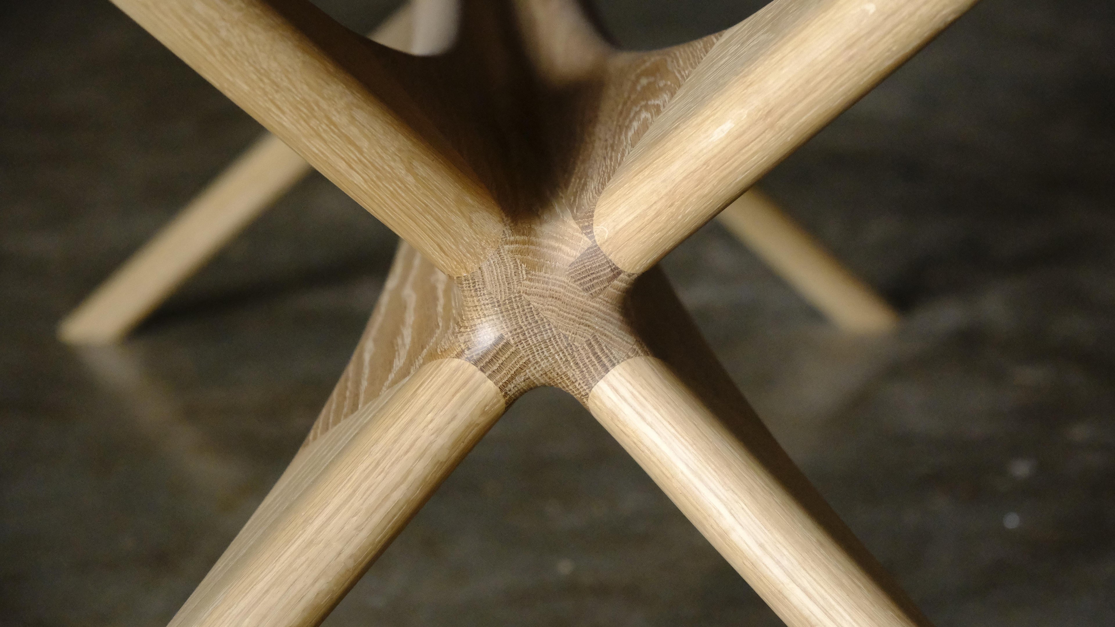 https://a.1stdibscdn.com/mid-century-modern-walnut-dining-table-for-sale-picture-3/f_86092/f_391216021712169673853/_DSF0963_master.JPG
