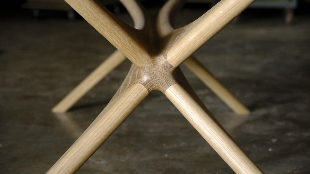 https://a.1stdibscdn.com/mid-century-modern-walnut-dining-table-for-sale-picture-4/f_86092/f_391216021712169671929/_DSF0964_master.JPG
