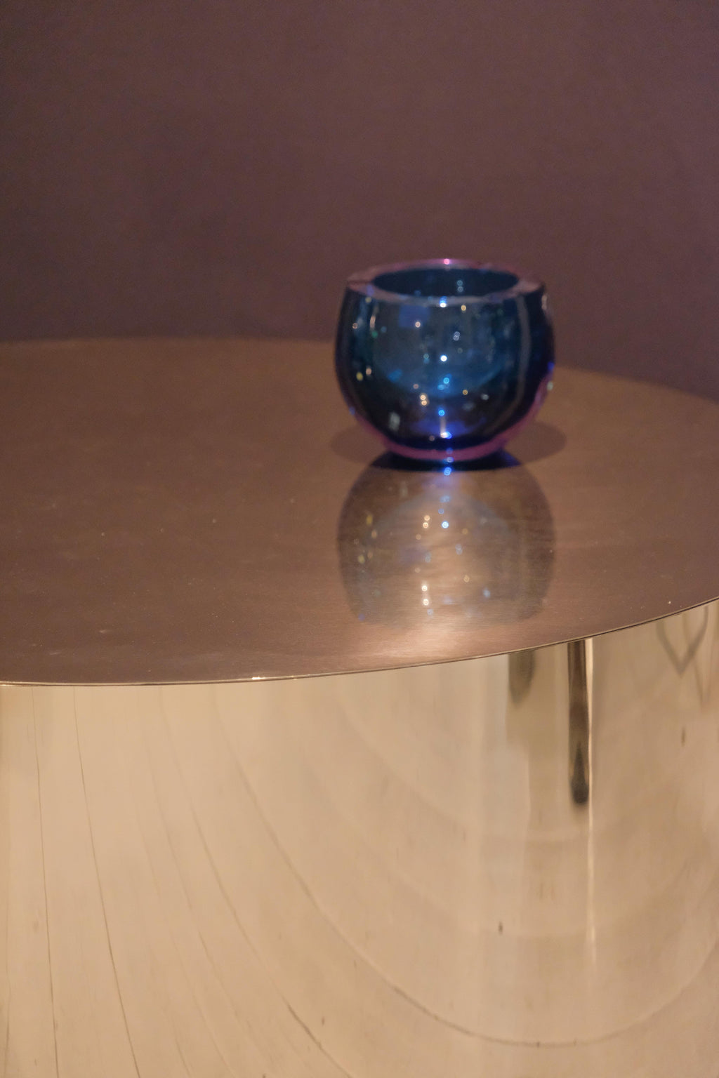 https://a.1stdibscdn.com/single-vintage-coffee-table-brass-steel-full-or-half-moon-handcrafted-size-m-for-sale-picture-8/f_40561/f_394130921713967464331/_DSF5448_2_master.jpg