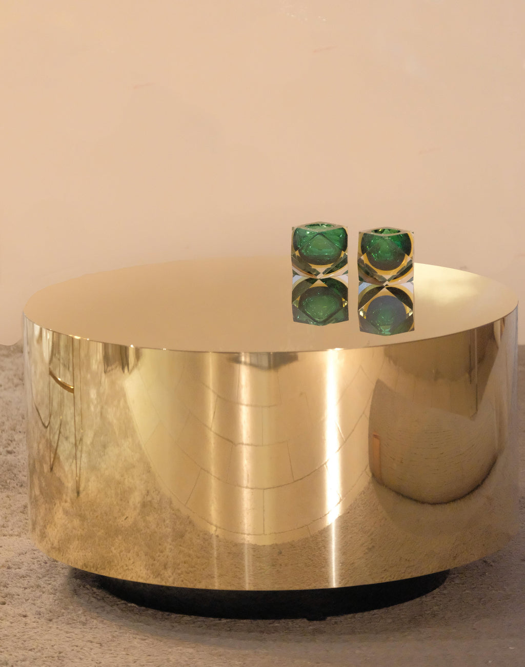 https://a.1stdibscdn.com/set-of-two-auxiliary-tables-brass-or-steel-moon-shapes-handcrafted-size-l-for-sale-picture-7/f_40561/f_394129121713966896305/_DSF5455_2_master.jpg