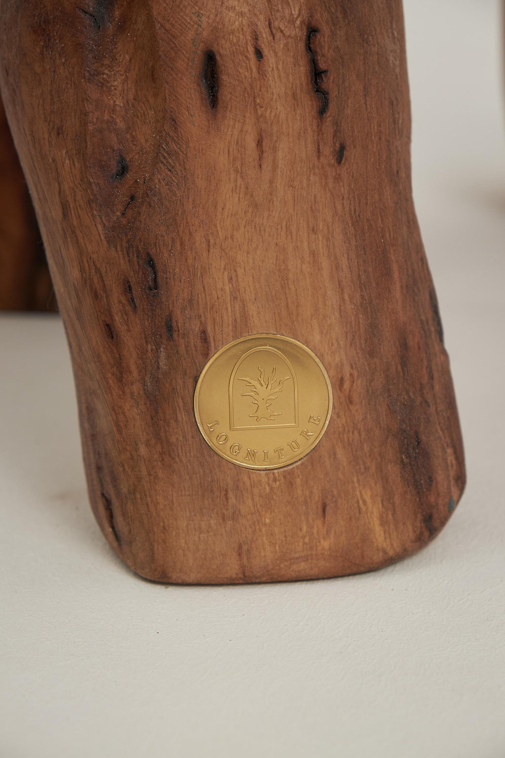 https://a.1stdibscdn.com/logniture-sculptural-carved-chair-from-walnut-wood-log-furniture-unique-for-sale-picture-12/f_80402/f_422265321731072703922/_DSF8646_master.jpg