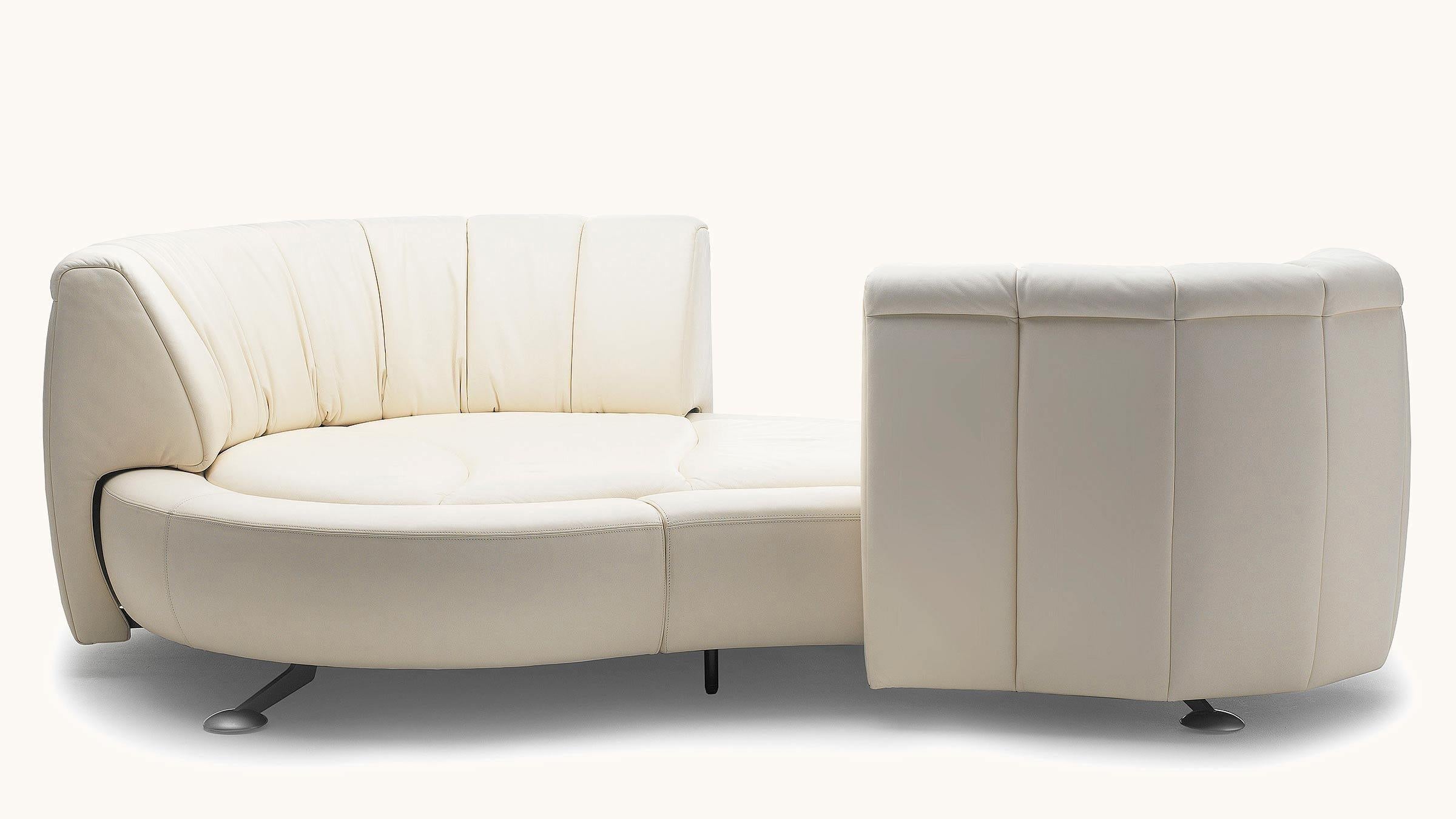 https://a.1stdibscdn.com/de-sede-ds-164-right-sofa-bed-in-off-white-upholstery-by-hugo-de-ruiter-for-sale-picture-3/22569652/f_324465721674814101145/DS_0164_sofa_leather_03_master_master.jpg