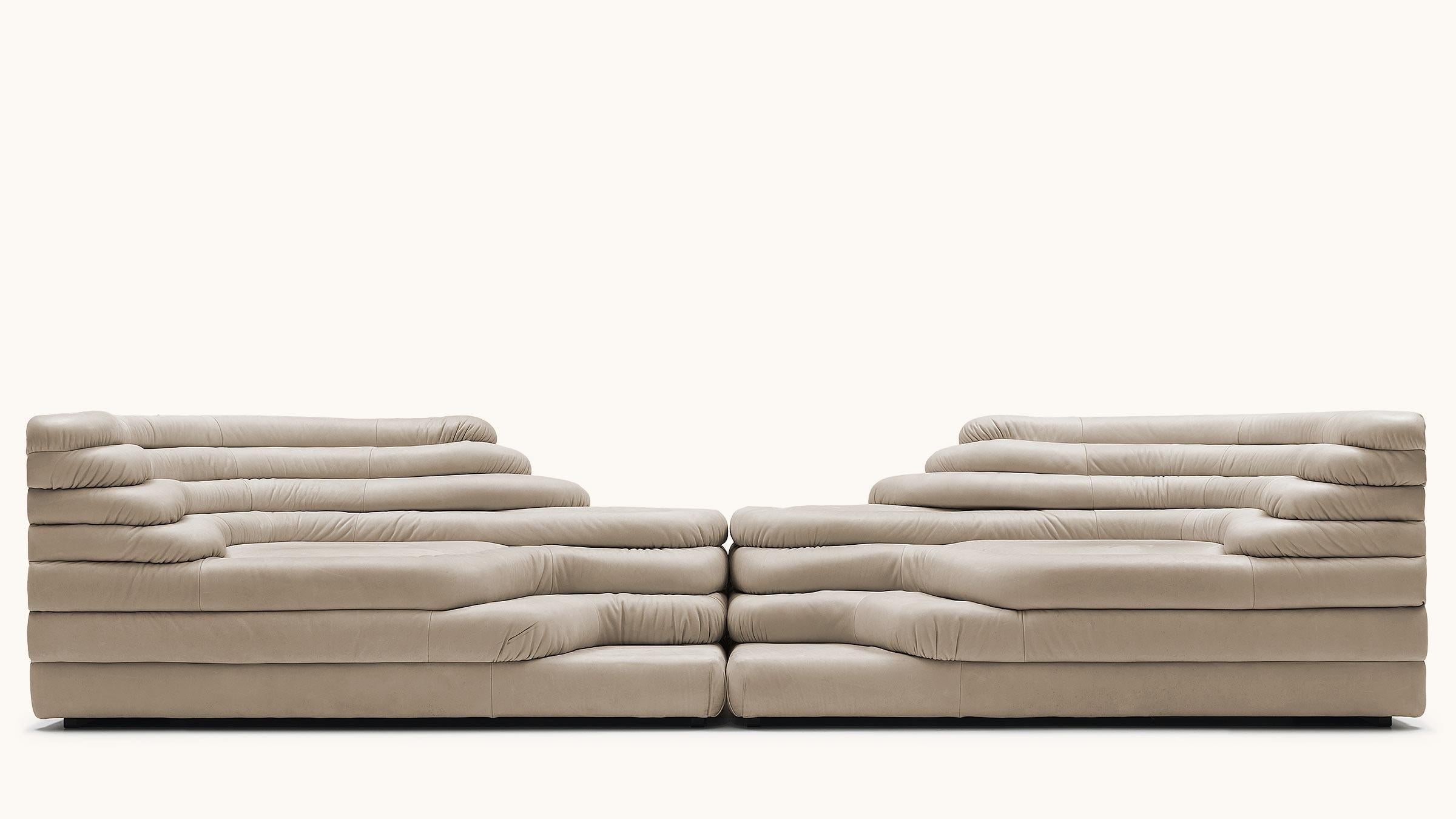https://a.1stdibscdn.com/de-sede-ds-1025-09-terrazza-sofa-left-in-perla-upholstery-by-ubald-klug-for-sale-picture-4/f_16392/f_484504821769103740681/DS_1025_09_10_De_Sede_1025_mood_0547_master_master.jpg