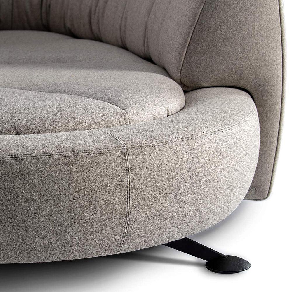 https://a.1stdibscdn.com/de-sede-ds-164-three-seat-sofa-in-off-white-upholstery-by-hugo-de-ruiter-for-sale-picture-3/f_16392/f_323855721769416578667/DS_164_30_CRAFT_425_close_up_7968_DETAIL_1000x_1__master.jpg