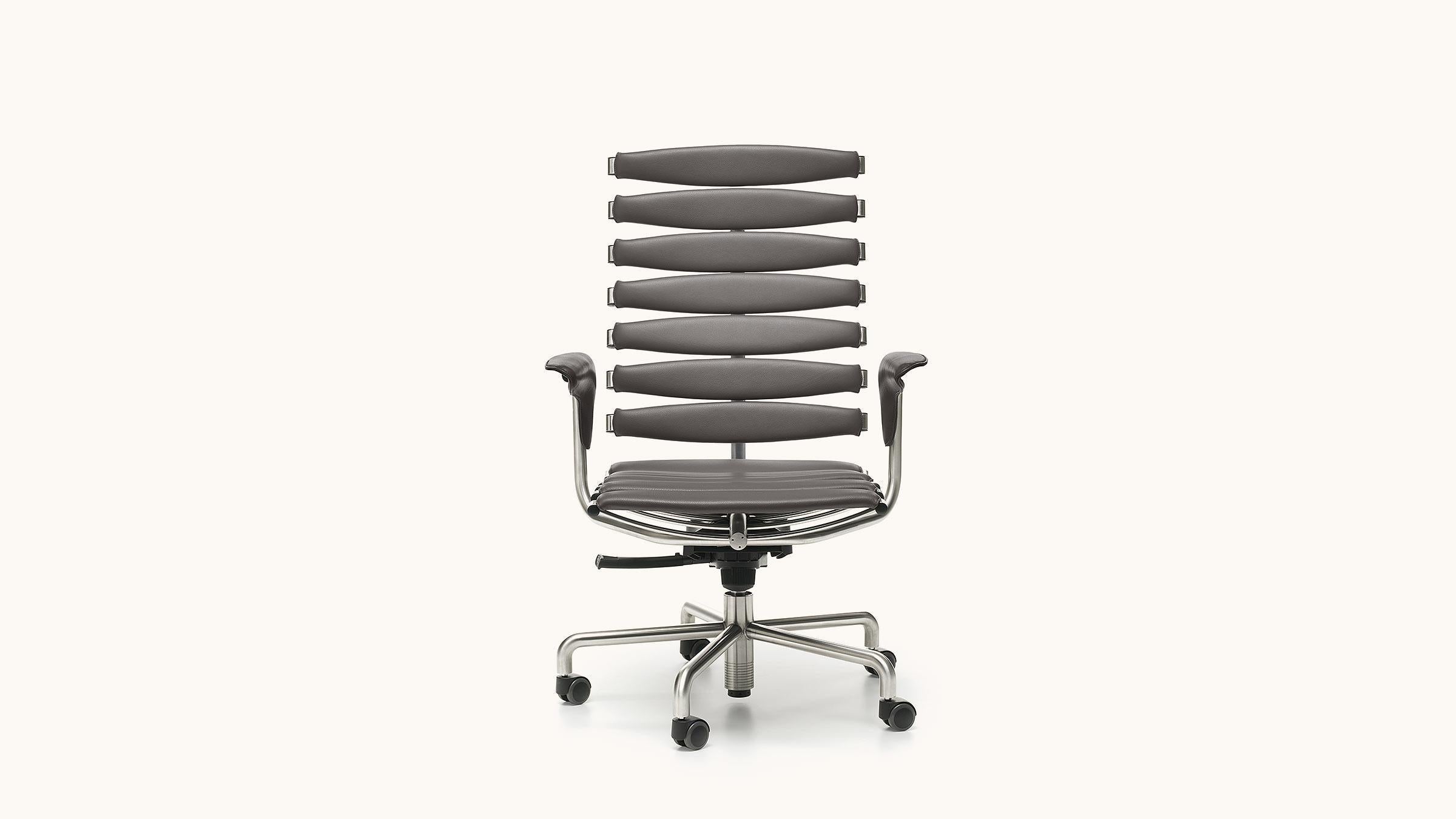 https://a.1stdibscdn.com/de-sede-ds-2100-151-armchair-in-umbra-upholstery-by-de-sede-design-team-for-sale-picture-2/22569652/f_324051121674635202648/DS_2100_151_1_ds_2100_12f_master_master.jpg