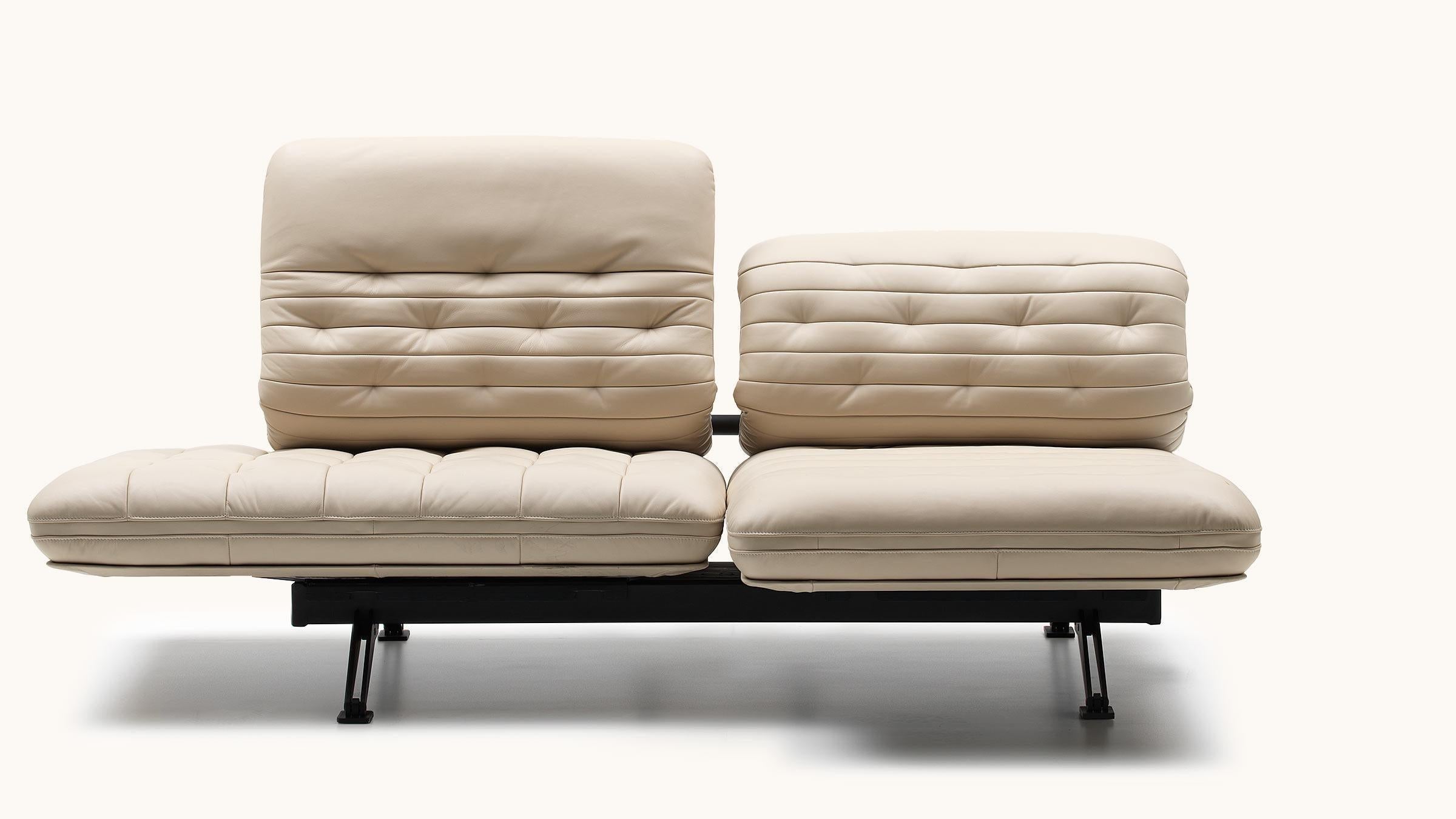 https://a.1stdibscdn.com/de-sede-ds-490-modular-sofa-in-off-white-upholstery-by-de-sede-design-team-for-sale-picture-2/22569652/f_324065221674642290955/DS_490_02_0028_master_master.jpg