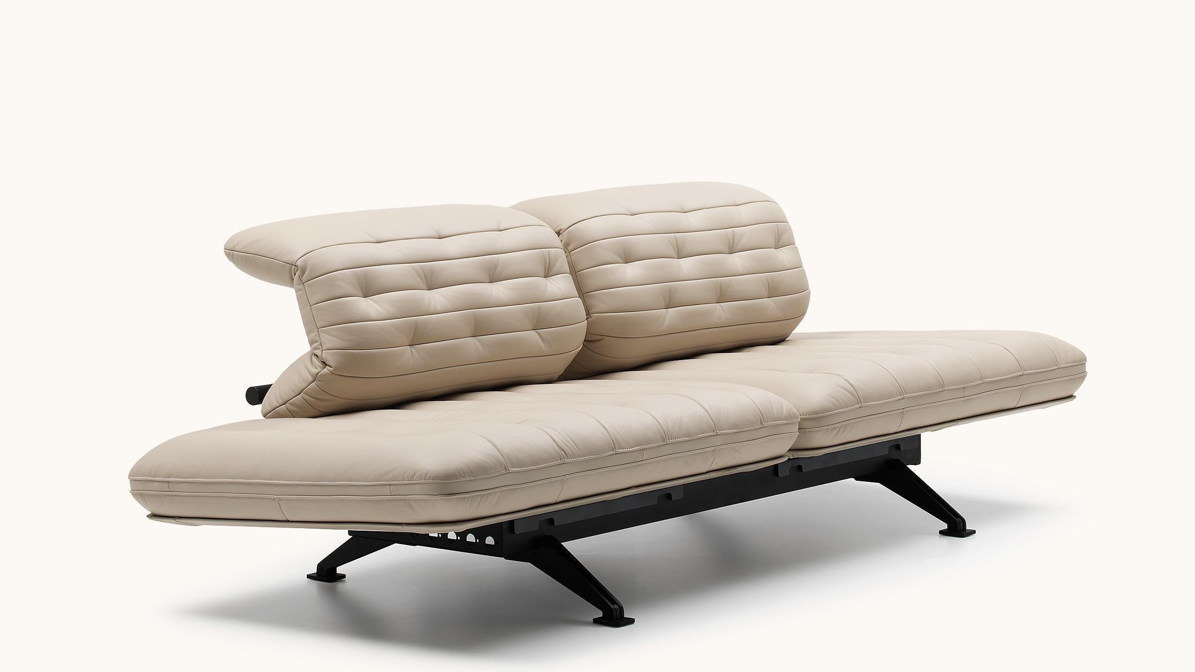 https://a.1stdibscdn.com/de-sede-ds-490-modular-sofa-in-off-white-upholstery-by-de-sede-design-team-for-sale-picture-4/22569652/f_324065221674642291924/DS_490_02_0036_master_master.jpg