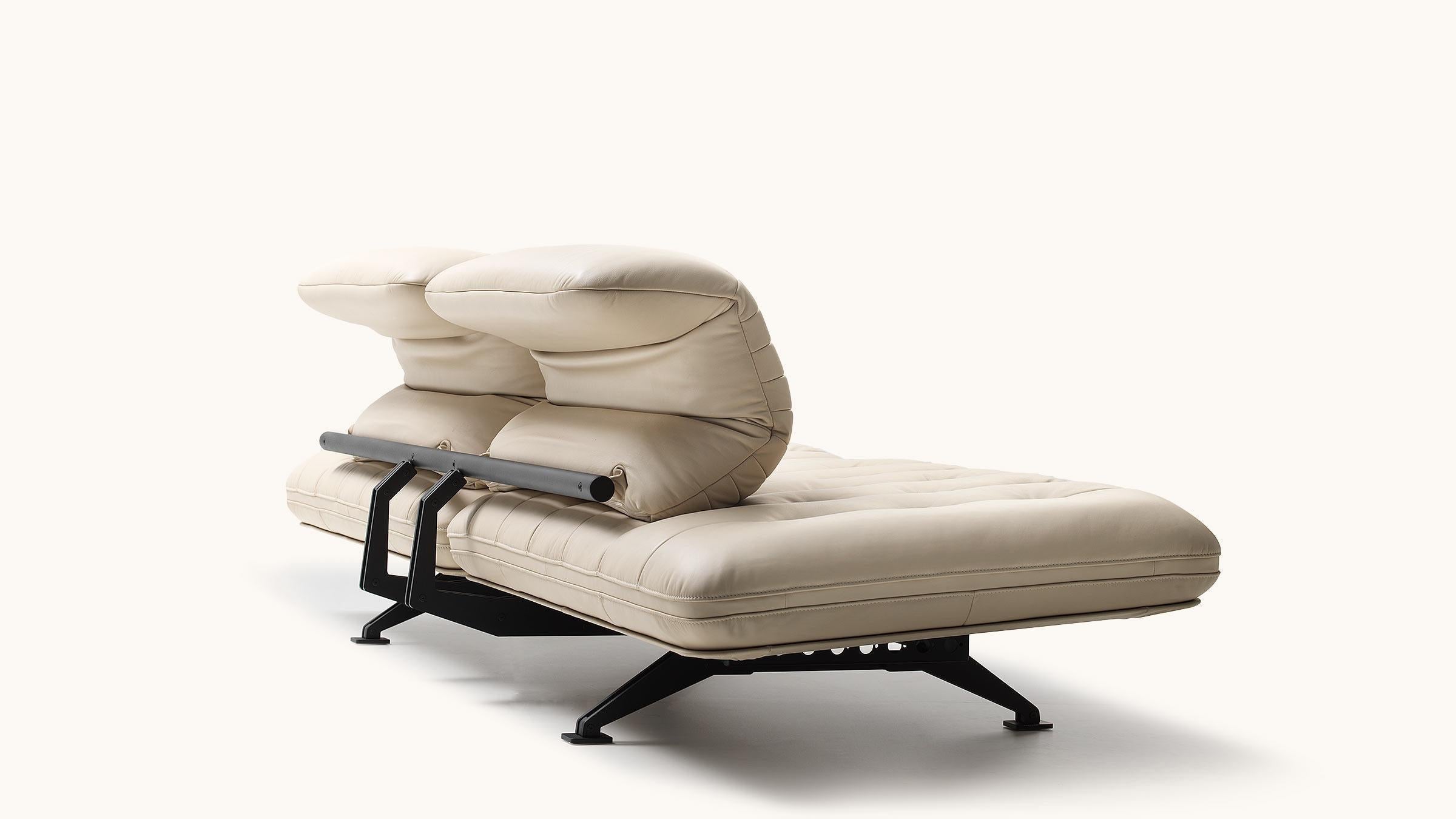https://a.1stdibscdn.com/de-sede-ds-490-modular-sofa-in-off-white-upholstery-by-de-sede-design-team-for-sale-picture-9/22569652/f_324065221674642293721/DS_490_02_0069_02_2_master_master.jpg