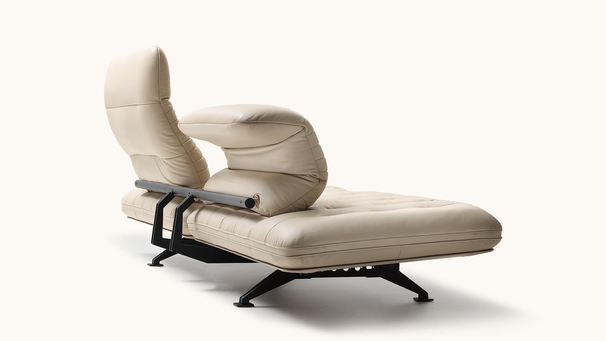 https://a.1stdibscdn.com/de-sede-ds-490-modular-sofa-in-off-white-upholstery-by-de-sede-design-team-for-sale-picture-10/22569652/f_324065221674642293837/DS_490_02_0069_02_master_master.jpg