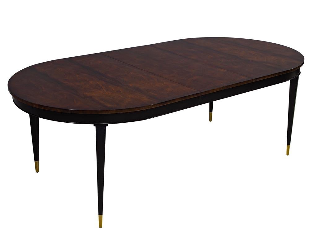 https://a.1stdibscdn.com/flamed-mahogany-dining-table-hepplewhite-inspired-for-sale-picture-6/f_8849/f_370162521699568221397/DS_5143_Mahogany_Oval_Dining_Table_006_master.jpg