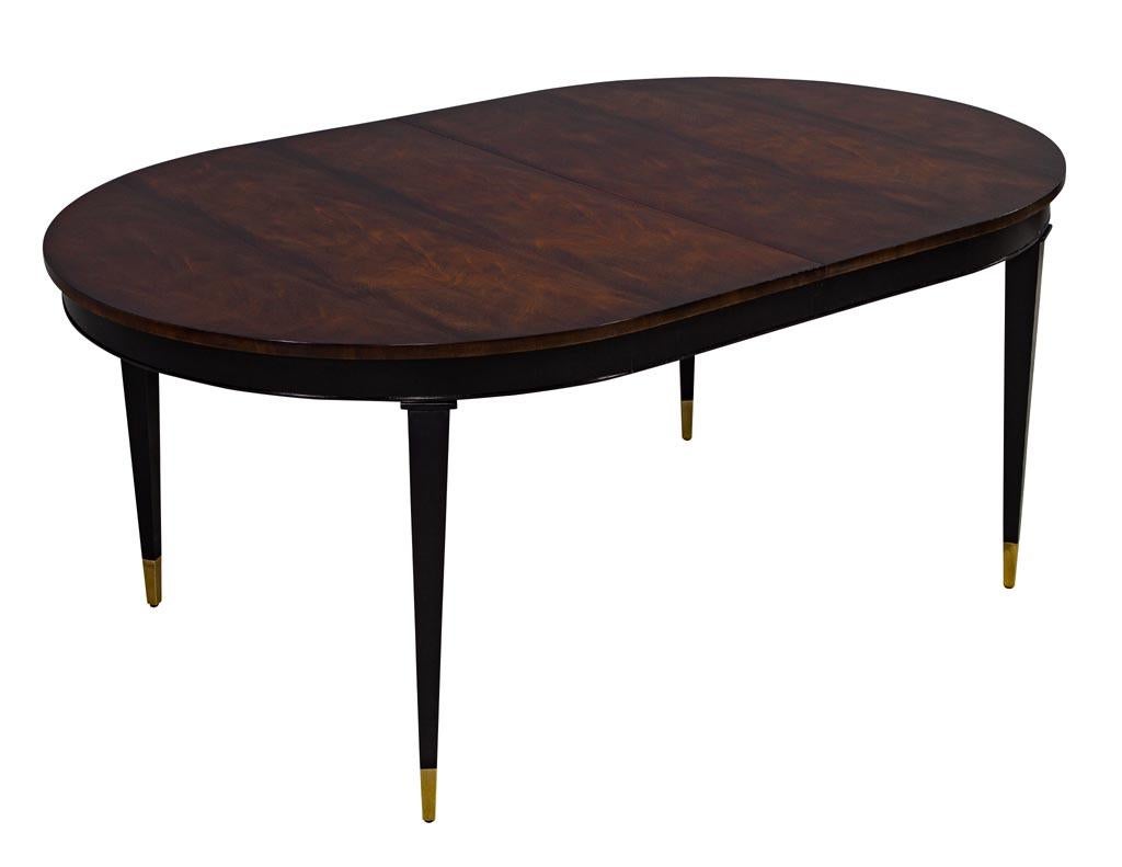 https://a.1stdibscdn.com/flamed-mahogany-dining-table-hepplewhite-inspired-for-sale-picture-7/f_8849/f_370162521699568222068/DS_5143_Mahogany_Oval_Dining_Table_007_master.jpg