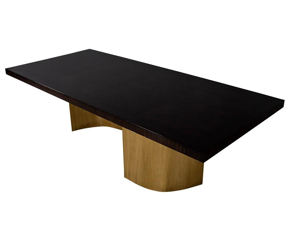 https://a.1stdibscdn.com/custom-macassar-dining-table-with-brass-bases-by-carrocel-for-sale-picture-5/f_8849/1619731678625/DS_5158_Custom_Modern_Dining_Table_Bass_Pedestals_Carrocel_004_master.jpg