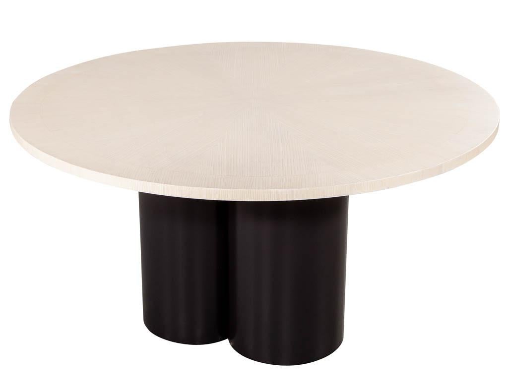 https://a.1stdibscdn.com/custom-modern-round-oak-dining-table-washed-finish-for-sale-picture-7/f_8849/1626361542906/DS_5164_Custom_Sunburst_Modern_Round_Dining_Table_Oak_007_master.jpg