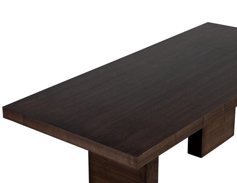 https://a.1stdibscdn.com/custom-modern-walnut-dining-table-with-column-pedestals-by-carrocel-for-sale-picture-6/f_8849/f_287512321653076873244/DS_5186_Custom_Modern_Walnut_Dining_Table_004_master.jpg?width=768