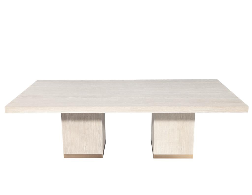 https://a.1stdibscdn.com/custom-modern-oak-dining-table-in-bleached-finish-and-brass-accents-for-sale-picture-2/f_8849/f_423292821731696356607/DS_5244_Carrocel_Custom_Modern_Oak_Dining_Table_Bleached_Finish_002_master.jpg