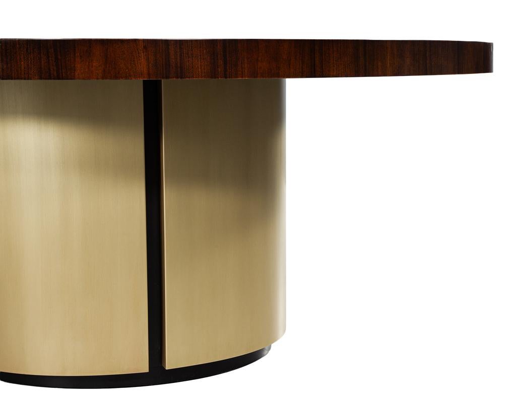 https://a.1stdibscdn.com/custom-modern-round-walnut-dining-table-in-sunburst-pattern-and-brass-base-for-sale-picture-6/f_8849/f_455275521750358075041/DS_5247_Custom_Modern_Round_Dining_Table_Sunburst_Brass_Base_005_master.jpg