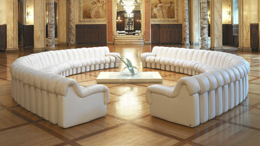 https://a.1stdibscdn.com/de-sede-ds-600-non-stop-shape-modular-sofa-in-adjustable-elements-for-sale-picture-4/22569652/f_324455221674811567470/DS_600_xe_master_master.jpg