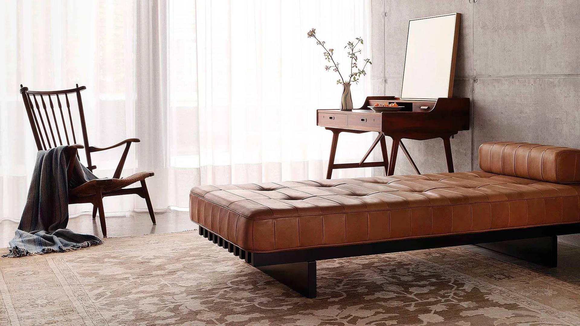 https://a.1stdibscdn.com/de-sede-ds-80-three-seat-sofa-in-naturale-cuoio-leather-for-sale-picture-7/f_16392/f_476872421768920026664/DS_80_Mood_01_1920x_master.jpg