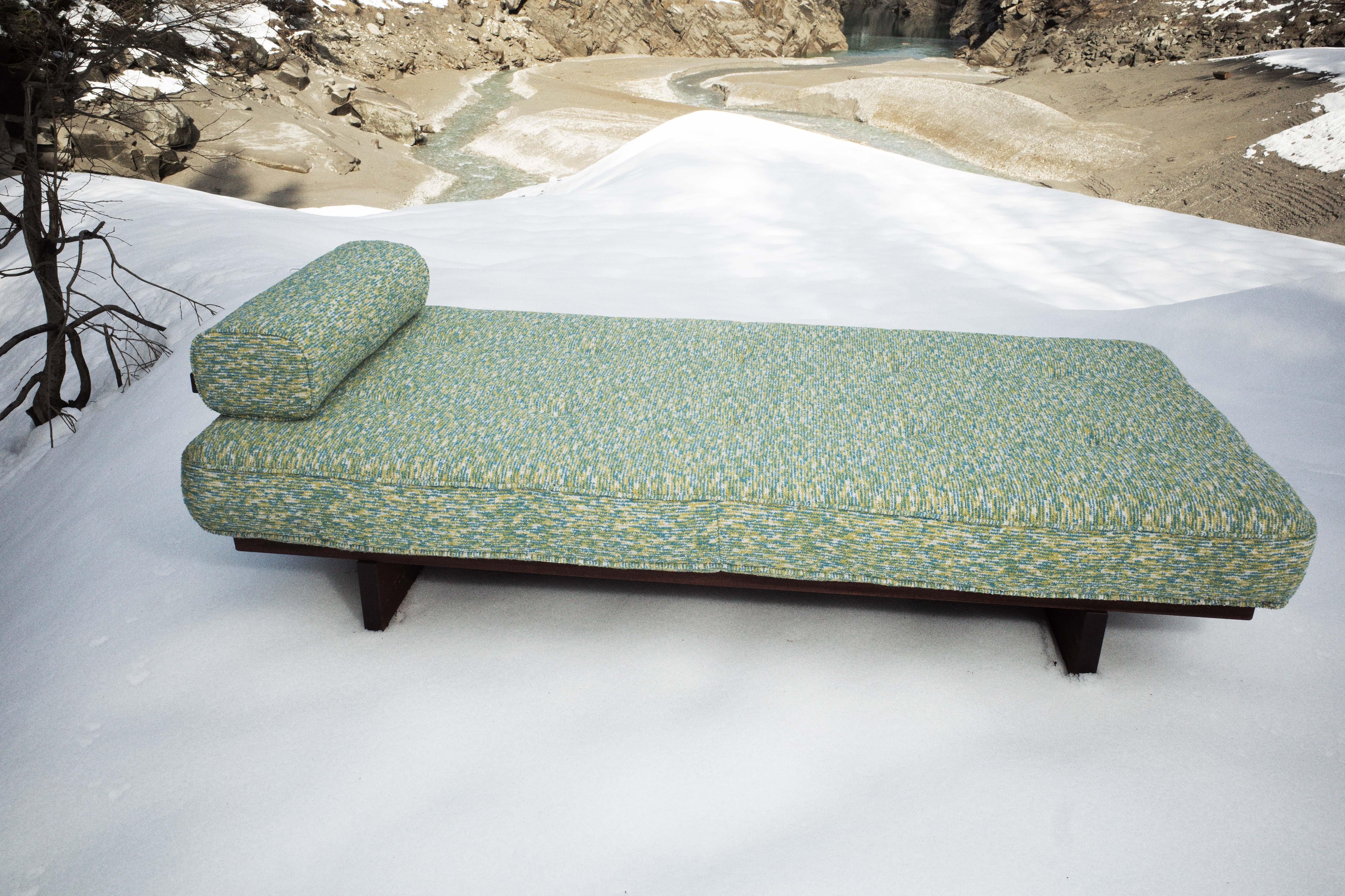 https://a.1stdibscdn.com/de-sede-ds-80-memory-outdoor-reclining-chair-by-de-sede-design-team-for-sale-picture-2/f_16392/f_390552121711709133689/DS_80_Outdoor_Cossura_Pool_02_master.jpg