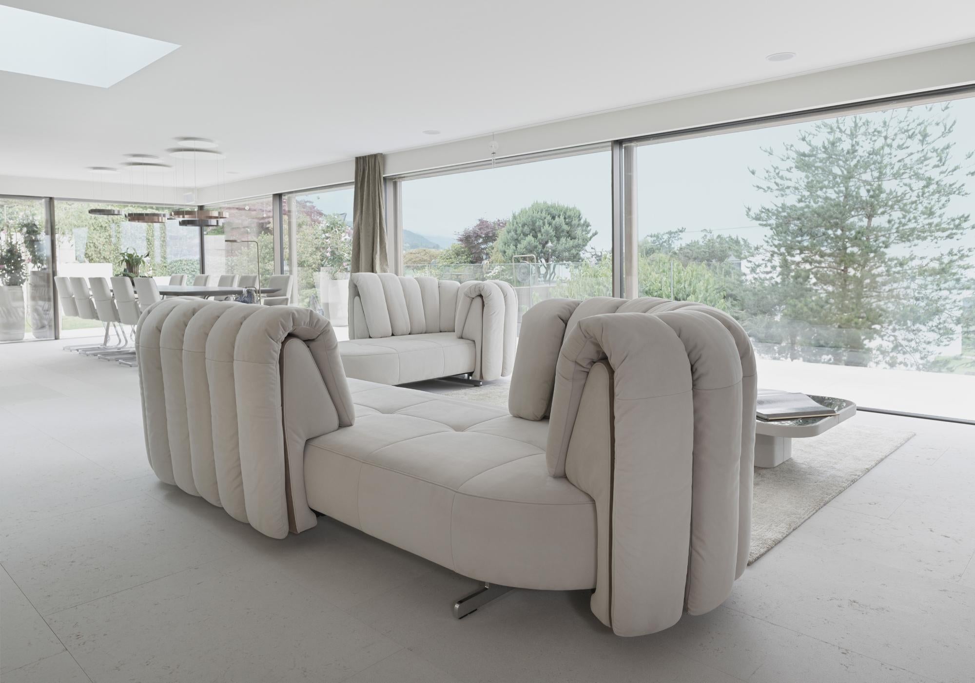 https://a.1stdibscdn.com/de-sede-ds-167-sofa-with-movable-backrest-in-perla-upholstery-by-hugo-de-ruiter-for-sale-picture-5/f_16392/f_324038321769383807975/DS_888_Mood_Kashmir_Sabbia_Naturale_Noce_02_print_1__master.jpg