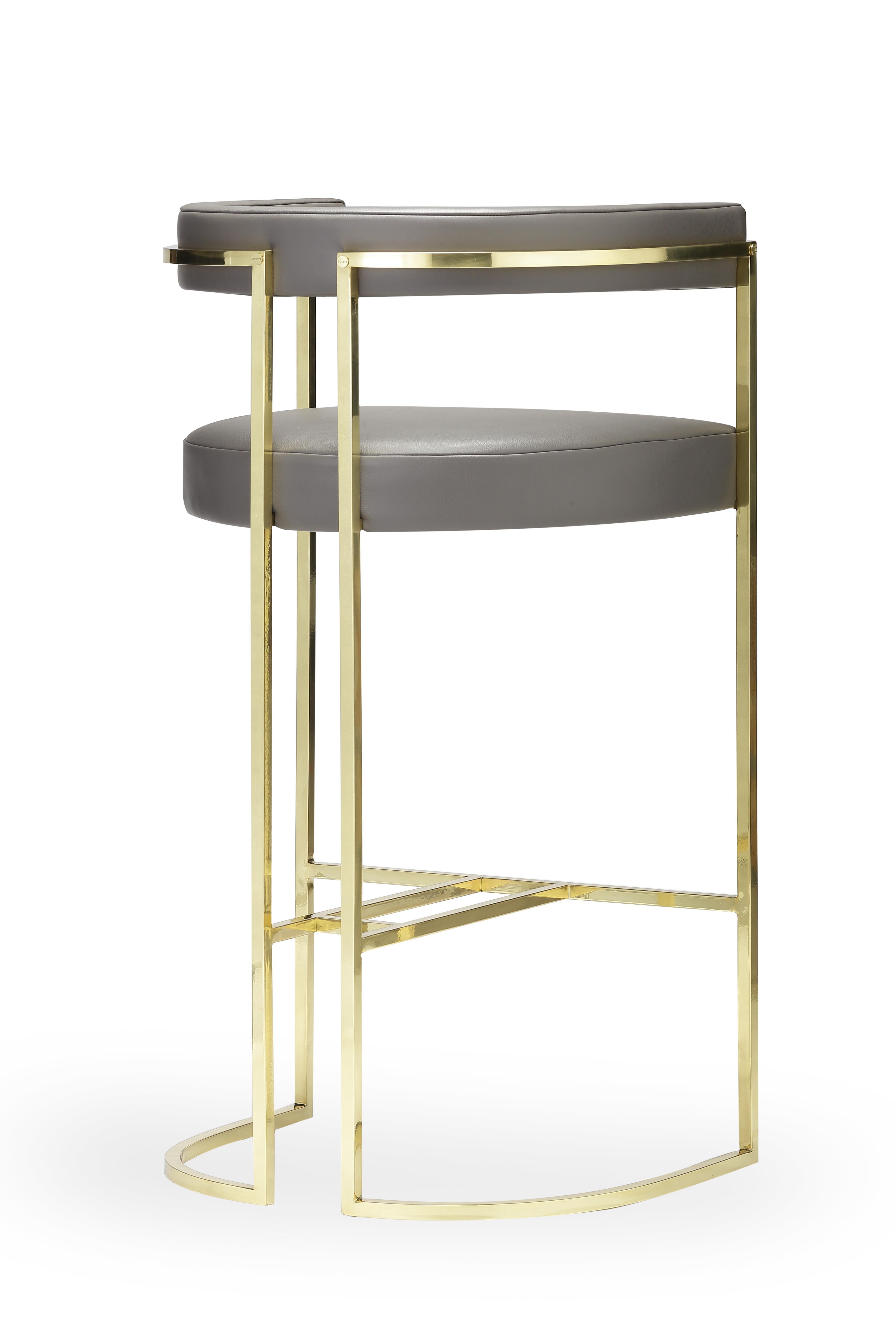 https://a.1stdibscdn.com/julius-bar-stool-brass-structure-handcrafted-in-portugal-by-duistt-for-sale-picture-2/f_63222/f_411495821724259254964/DUISTT_JULIUS_BAR_STOOL_2_JPG_master.jpg